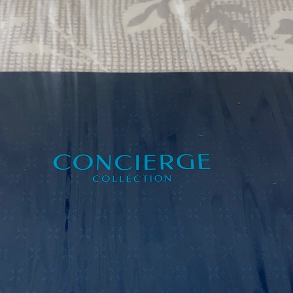 0728 Concierge Collection Gray Floral Jacquard Duvet Cover Set - Picture 2 of 5